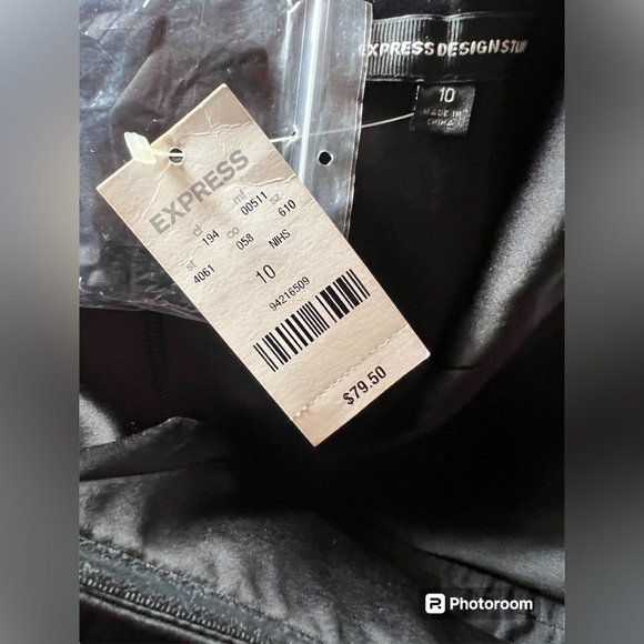 Express Black Satin Strapless Dress (NWT)
Cocktail Mini Sheath 10 Party New Year - Picture 5 of 5